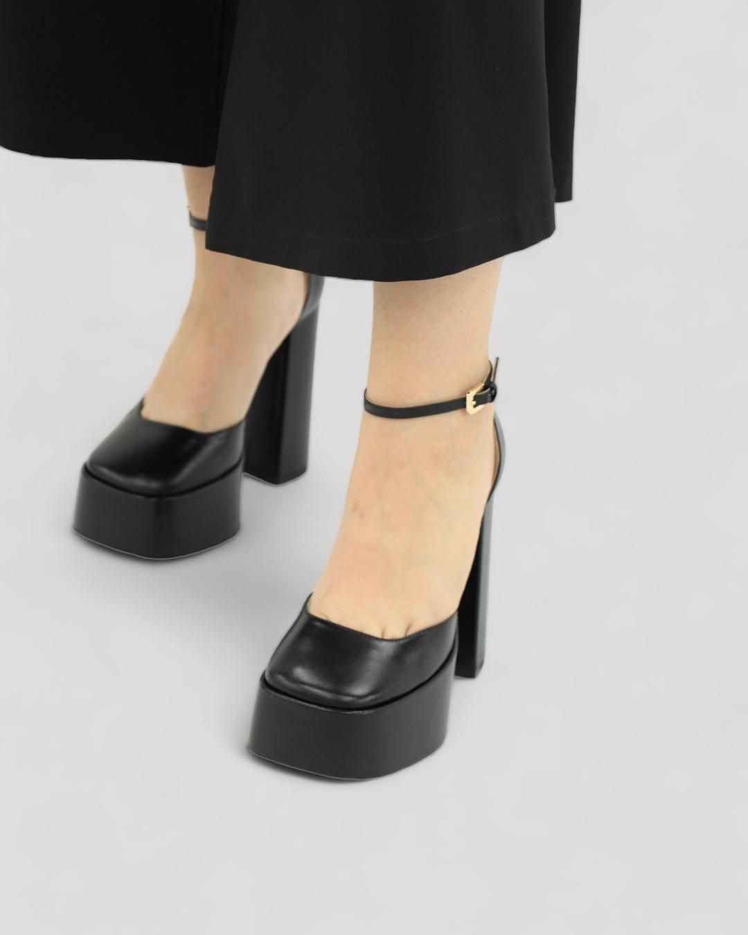 Туфли Pollini.